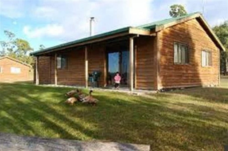 Lake Yalleena Cabins