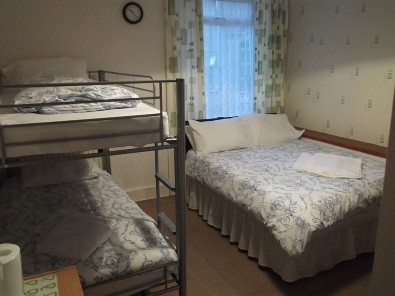 Bed & Breakfast Tudor House