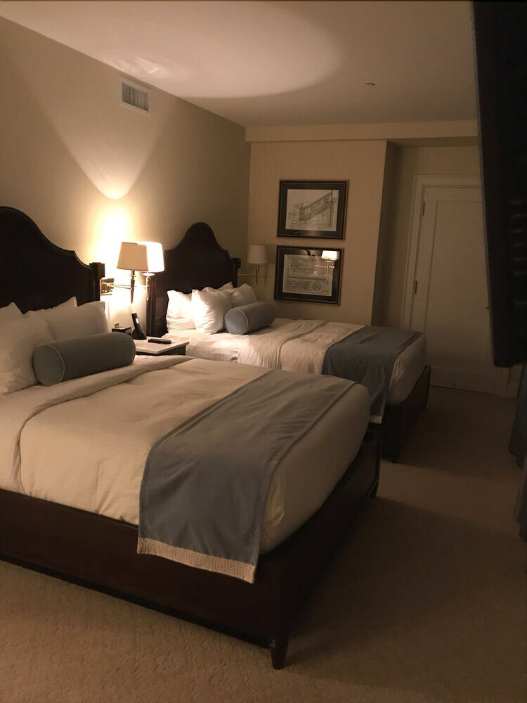 Hotel Settles