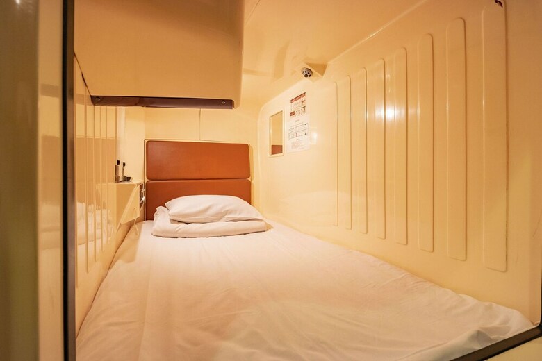 Capsule Hotel B&s Eco-cube Shinsaibashi