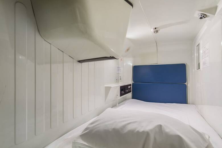 Capsule Hotel B&s Eco-cube Shinsaibashi