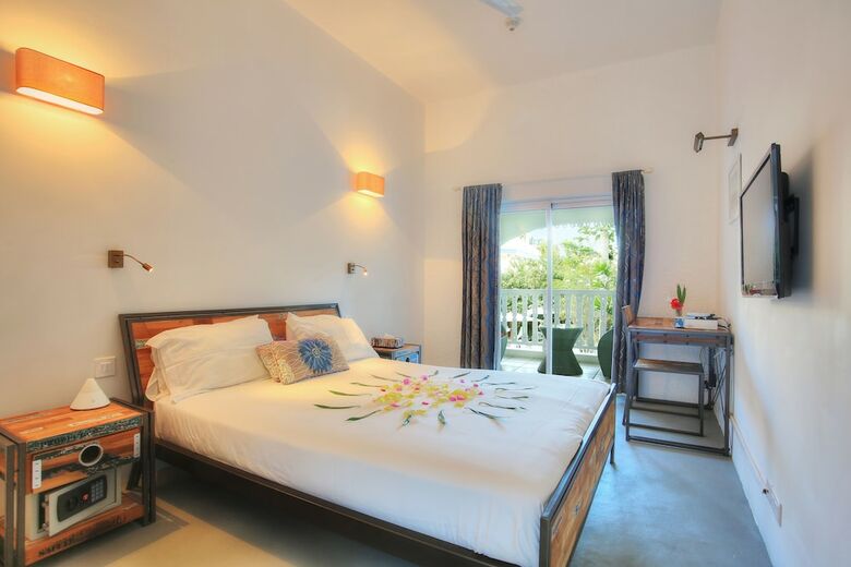 Bed & Breakfast Esprit Libre Restaurant And Guest House