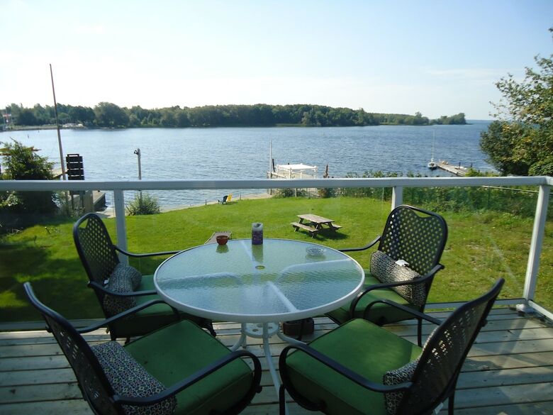 Hotel Bayside Inn & Waterfront Suites