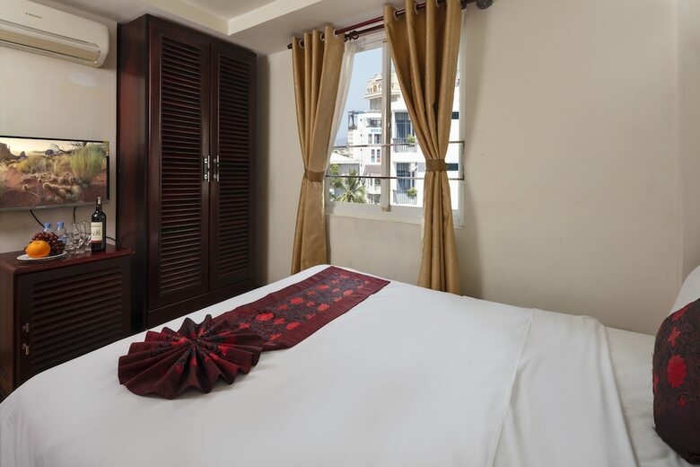 Carina Hotel