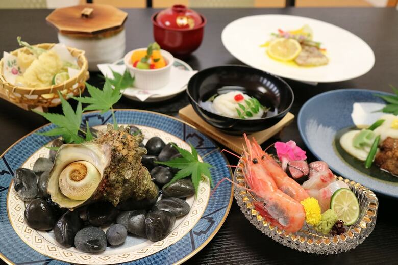 Kanazawa Hakuchoro Hotel Sanraku
