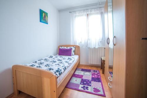 Apartment Maru?ini