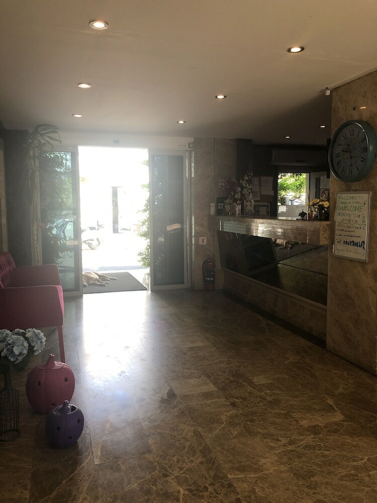Marin-a Hotel
