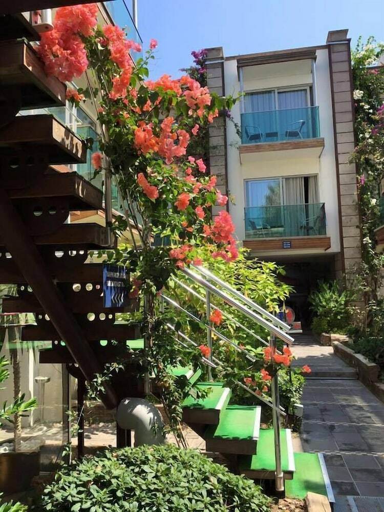 Marin-a Hotel