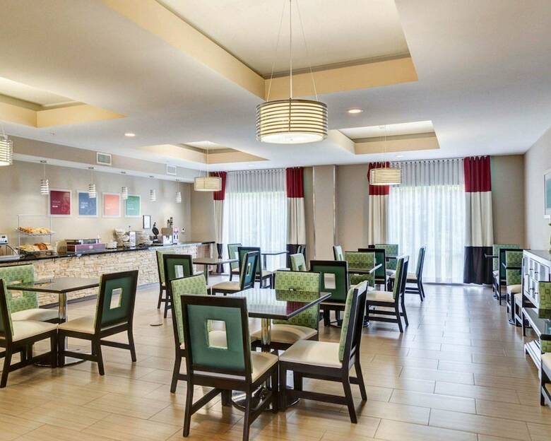 Hotel Comfort Suites