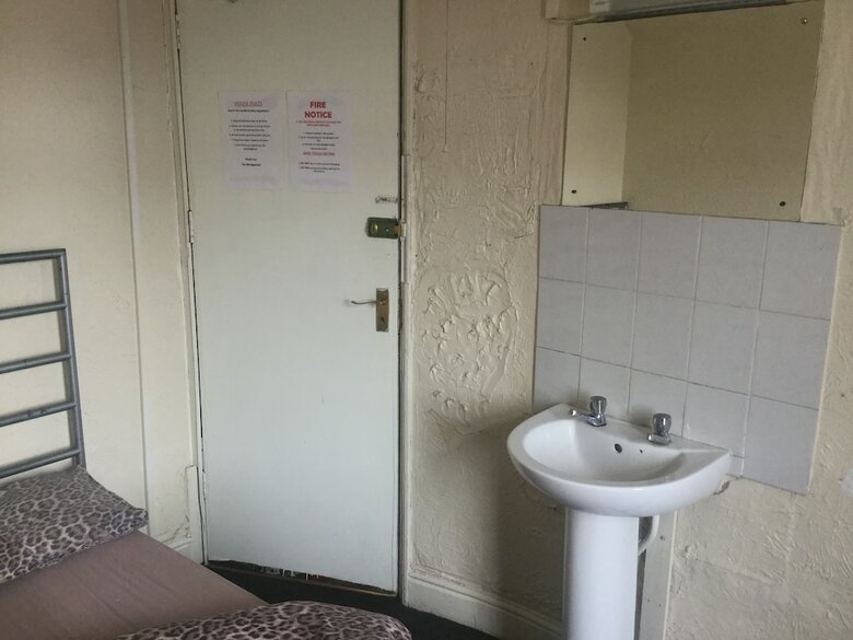 Hostal Adam And Eve Hotel