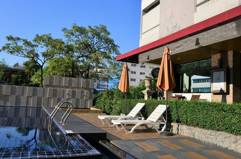 Hotel Tara Garden