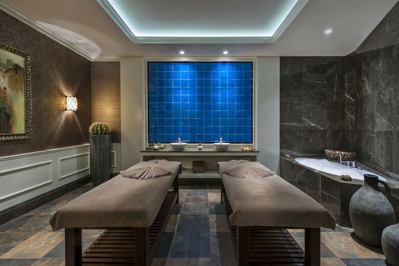 Elite World Business Hotel