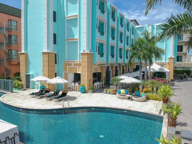 Wave Hotel Pattaya