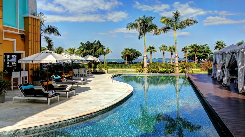 Wave Hotel Pattaya
