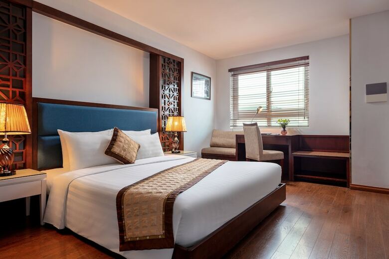 Skylark Hotel