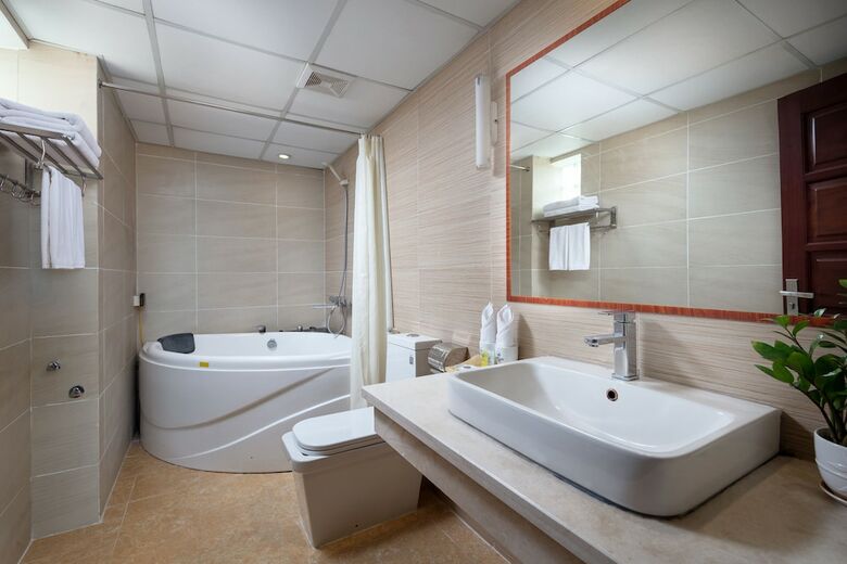 Skylark Hotel