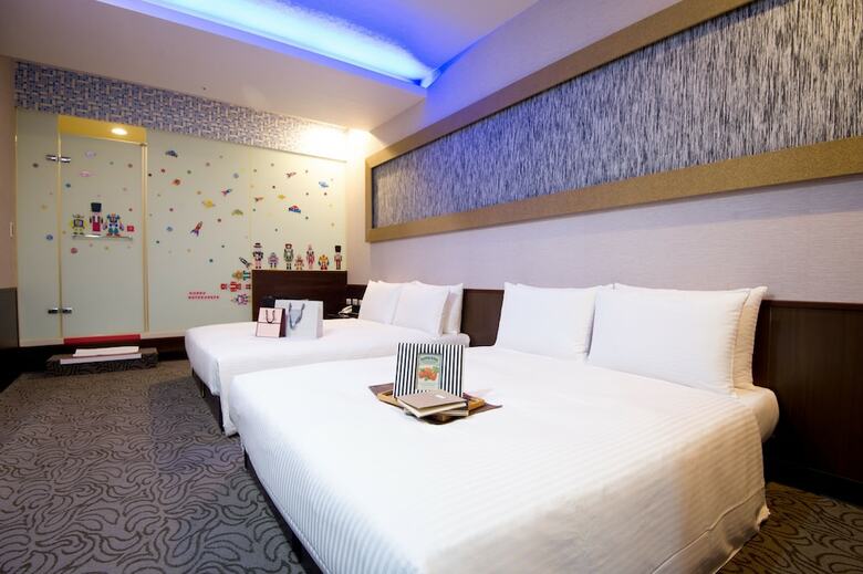 Ximen Holiday Fun Hotel