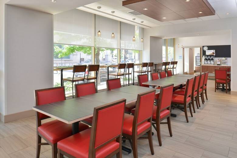 Hotel Holiday Inn Express & Suites Buffalo Downtown - Medical Ctr