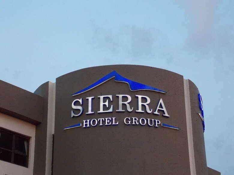 Sierra Square Hotel