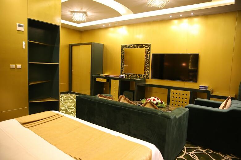 Madareem Crown Hotel