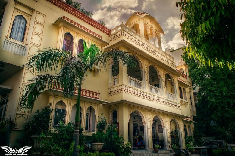 Hotel Krishna Palace