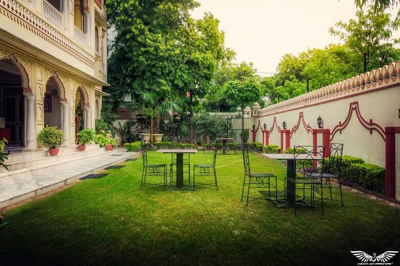Hotel Krishna Palace