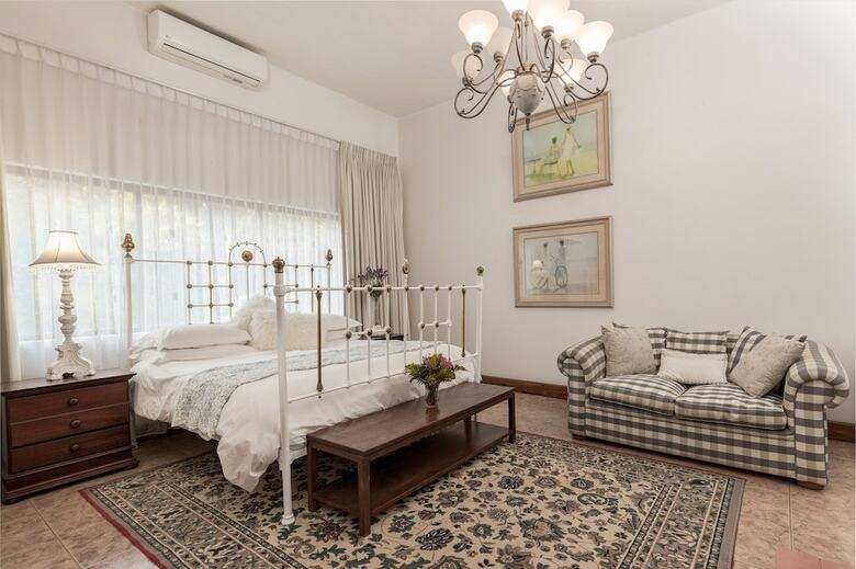 Bed & Breakfast Royston Hall Guesthouse