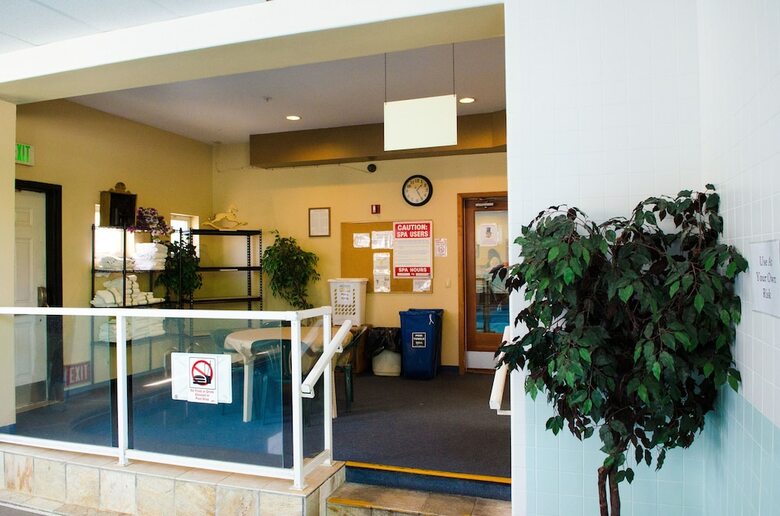 Hotel Fairbridge Inn & Suites