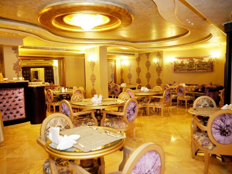 Q- Hotel