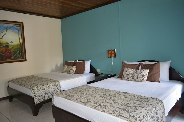 Hostal Hostel Backpackers La Fortuna