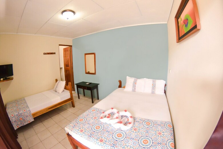 Hostal Hostel Backpackers La Fortuna