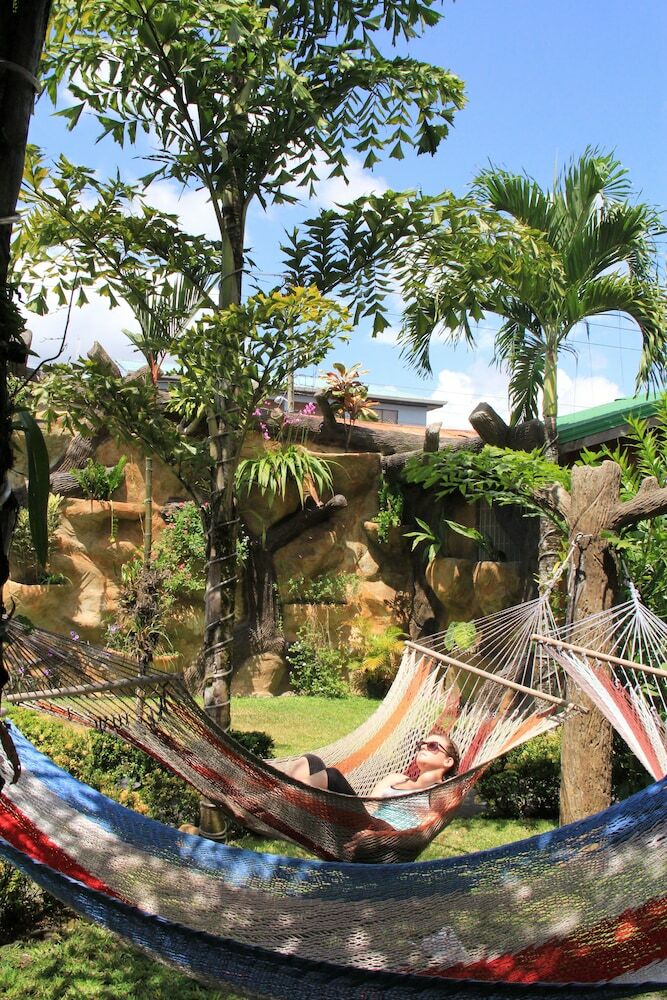 Hostal Hostel Backpackers La Fortuna