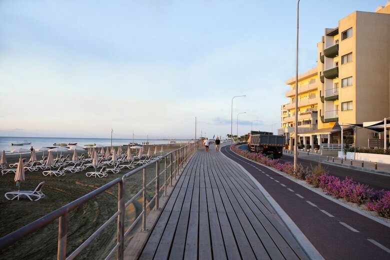 Costantiana Beach Hotel Apartments