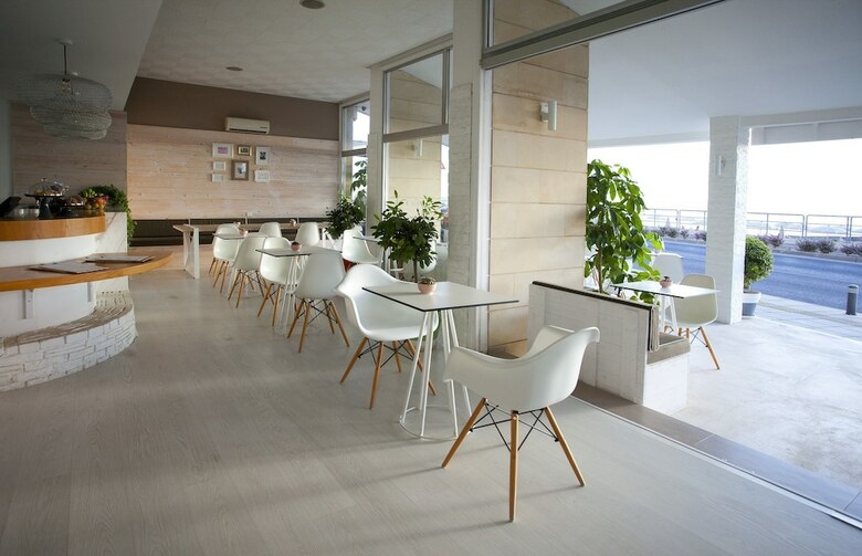 Costantiana Beach Hotel Apartments