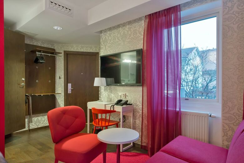 Best Western The Public Hotel
