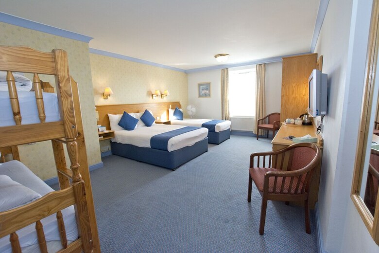 Tlh Carlton Hotel