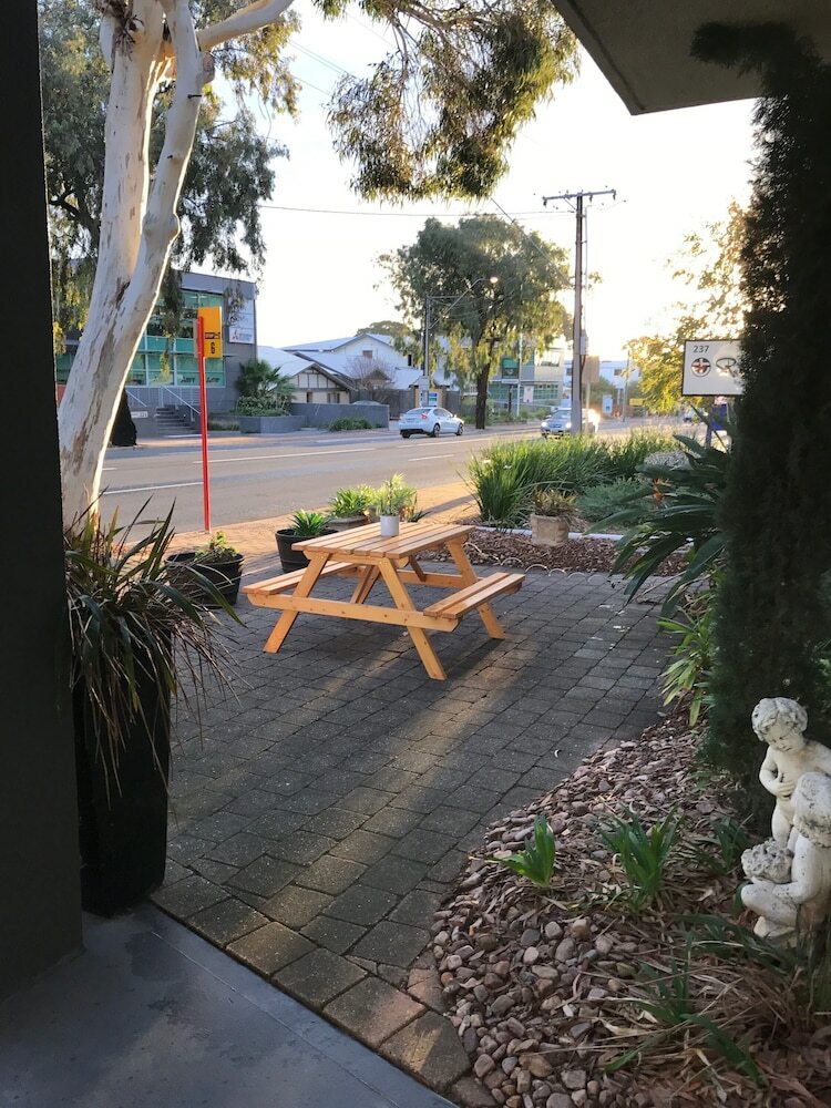 Hello Adelaide Motel And Apartments
