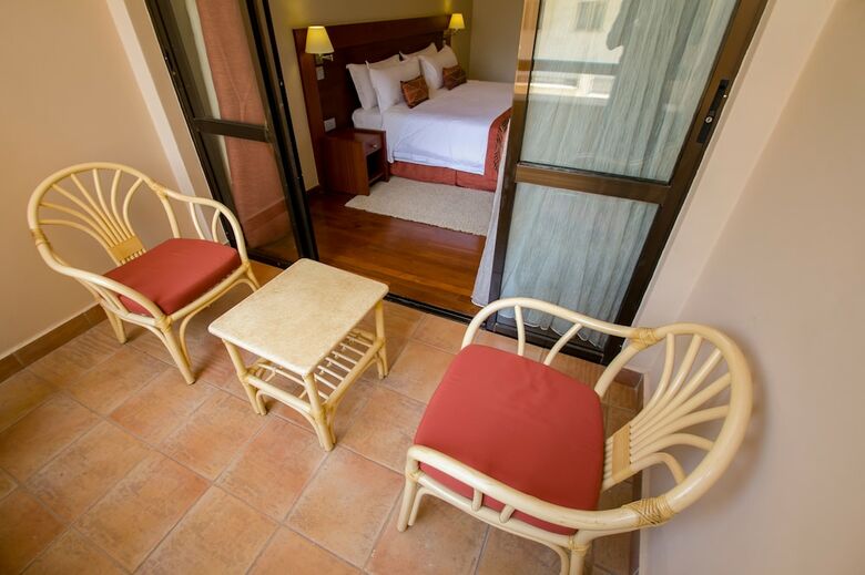 Waridi Paradise Hotel & Suites
