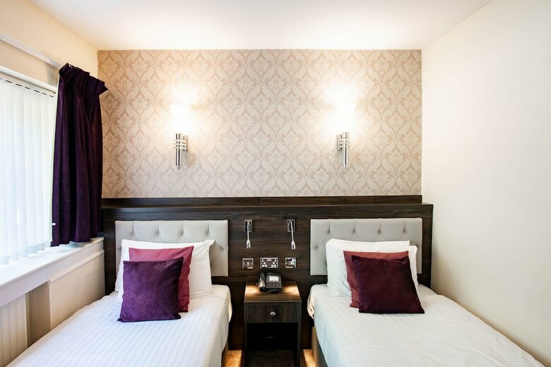 The Southcrest Manor Hotel