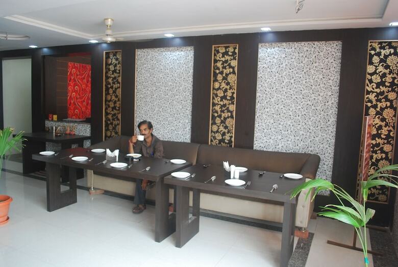 Hotel Gayatri Palace