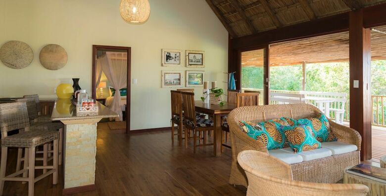 Posada Machangulo Beach Lodge