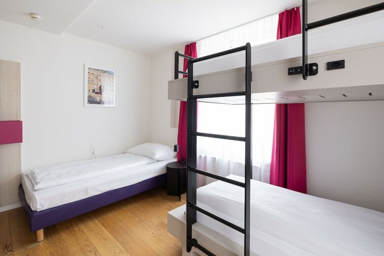 Hotel Walhalla Guesthouse