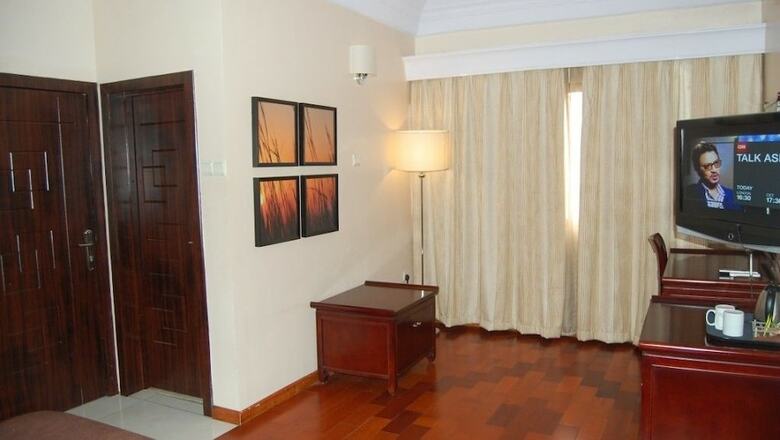 Owu Crown Hotel