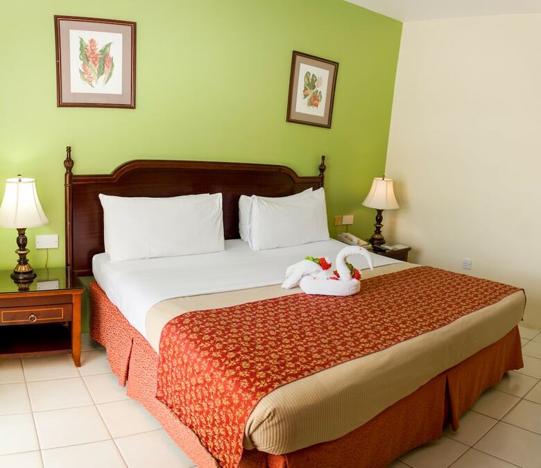 Bay Gardens Hotel