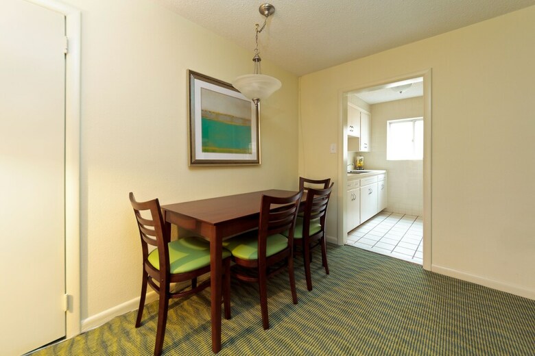 Beach Plaza Hotel
