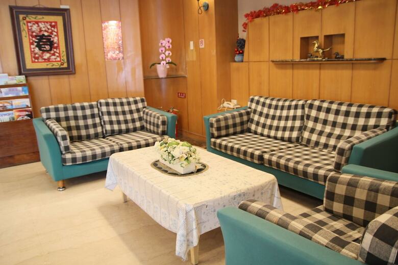 Riverside Hotel
