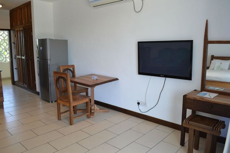Aparthotel Cowrie Shell Beach Apartments