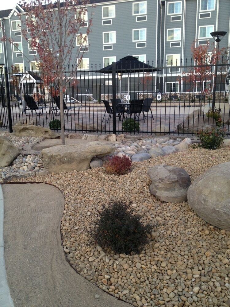 Hotel Presidential Inn & Suites