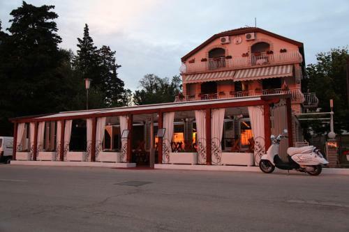 Apartamentos Mara Guest House