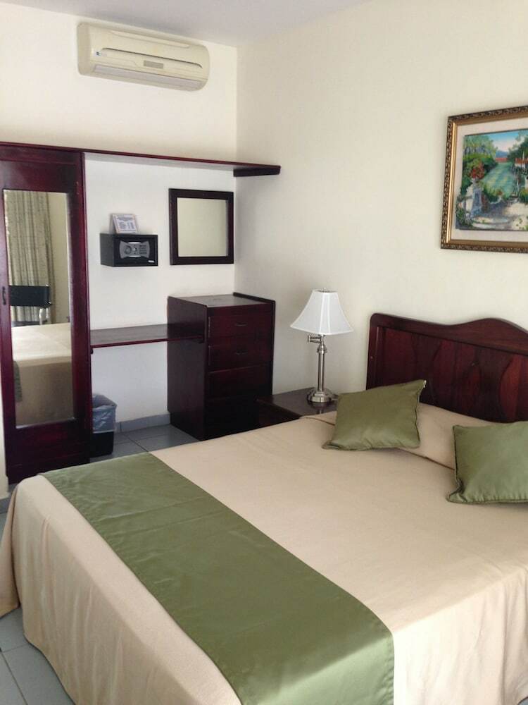 Hotel Costa Azul County Beach